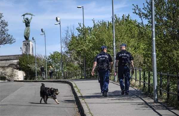 Operatív törzs: fokozatosan, szigorú szabályok és menetrend szerint indítják újra az életet