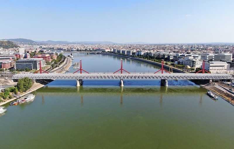 Felavatták a megújult déli összekötő vasúti Duna-hidat