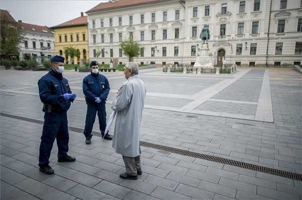 A kormány szerdai ülésén tárgyalja a május 3. utáni új kijárási szabályokat