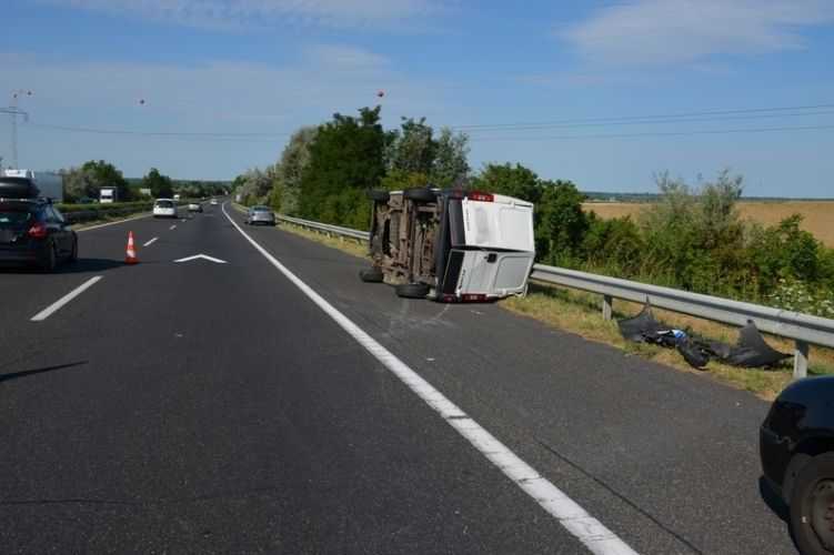 Hirtelen fékezéssel akart bosszút állni egy sofőr, de rossz vége lett