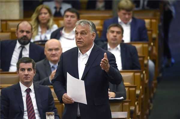 Orbán: több tízezer ember életét sikerült megmenteni