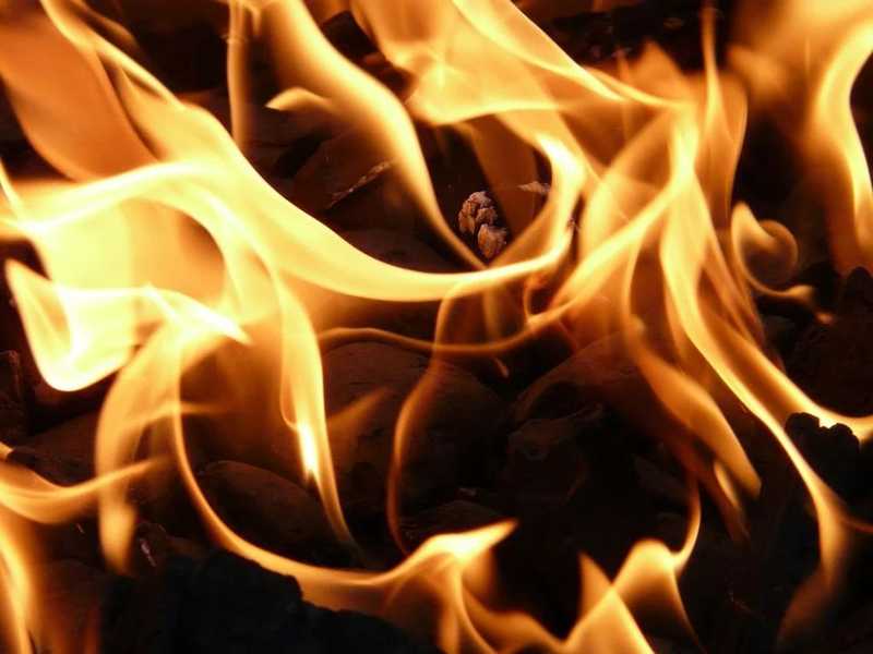 Tömegesen megszegték a kijárási korlátozást egy tűzeset oltását nézők Szombathelyen